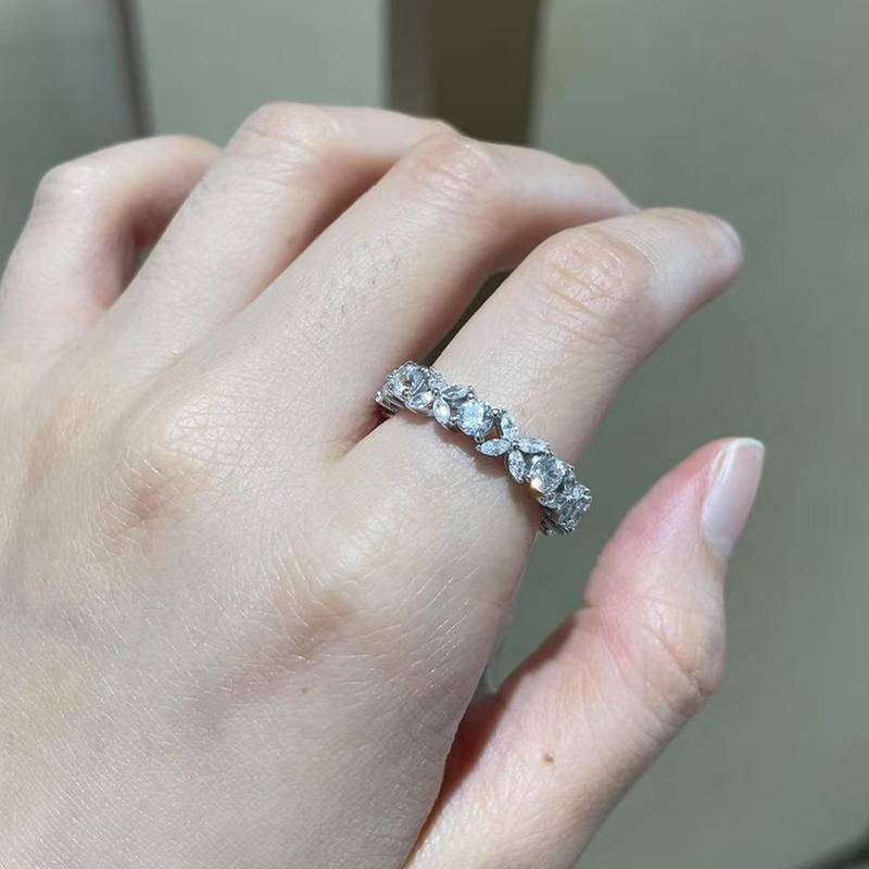 不规则碎钻排戒S925银镀白金女戒定制选款副石莫桑钻3.2ct